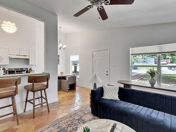 3rd image of 208 Flournoy Dr #A
