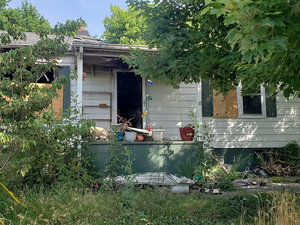 1st image of 2411 Webster Ct