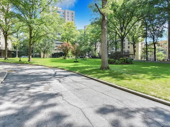 4 Fordham Hill Oval #16C, Bronx, NY 10468
