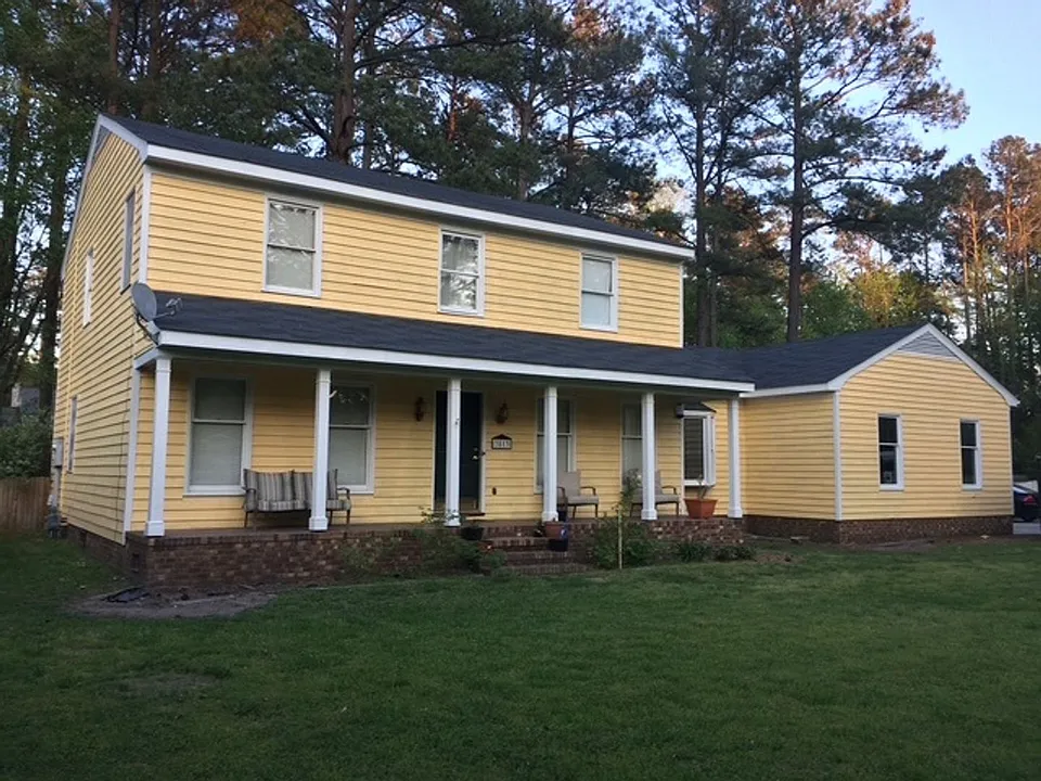 3813 Mansfield Dr