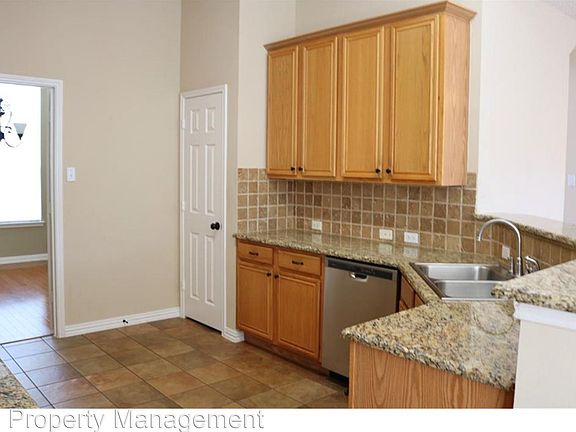 3rd image of 3712 Mason Dr