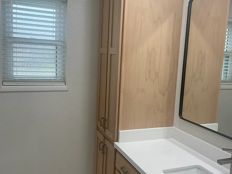 201 San Saba St — Photo 4