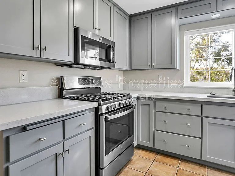 7960 Mission Vista Dr — Photo 9