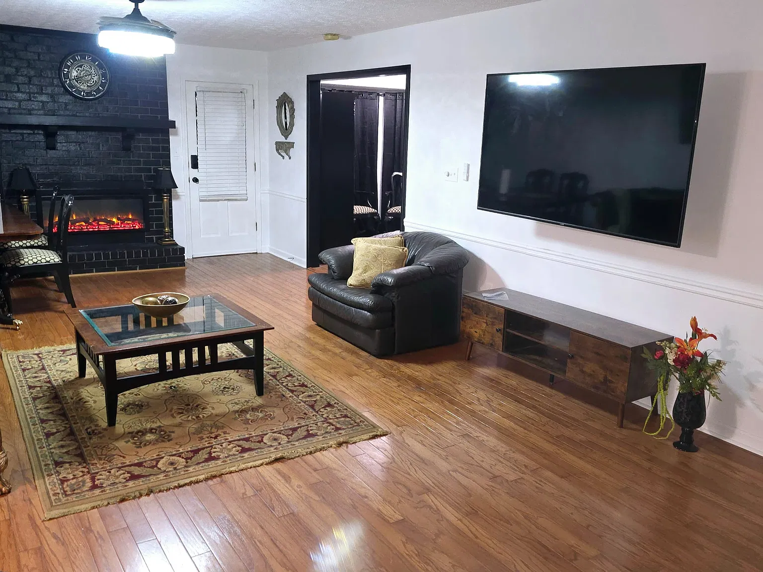 3 bed, 1412 sqft, $2,600 — Photo 2