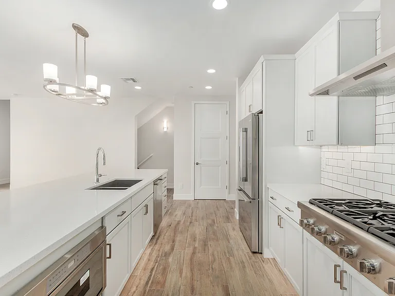 4525 N 40th St #8 — Photo 13