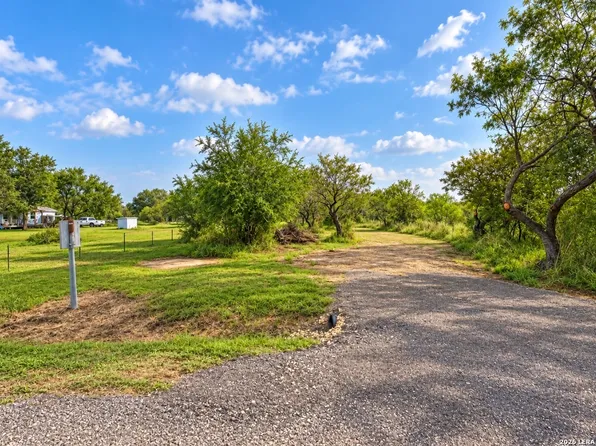117 RYAN RD, Refugio, TX 78377