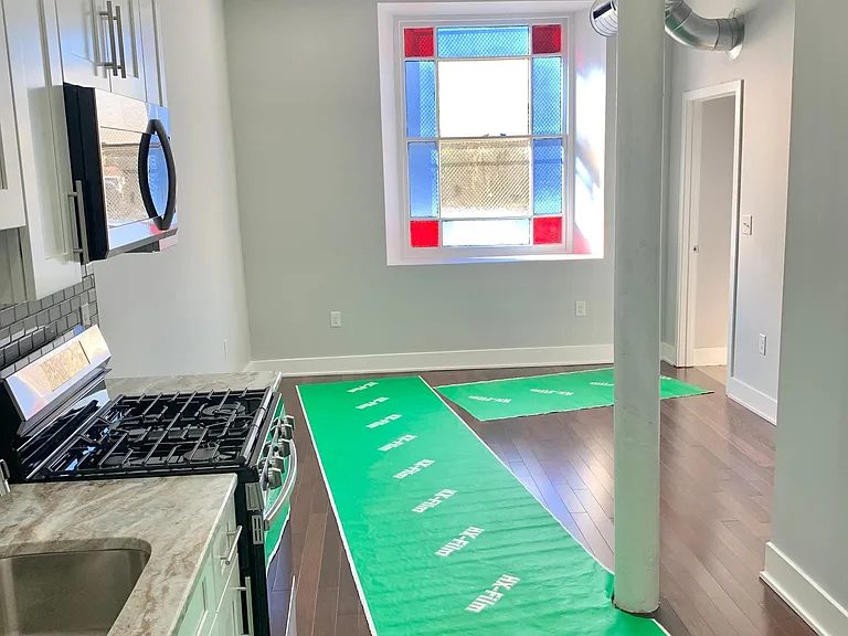 302 Richmond St #6 — Photo 3