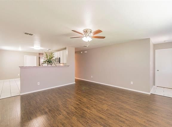 4th image of 1413 Queens Brook Ln