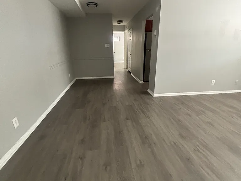 311 N Sycamore Ave #B001 — Photo 2