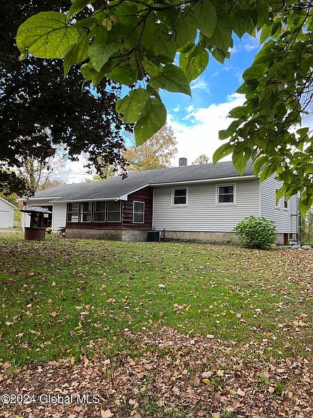 3rd image of 742 Dean Road