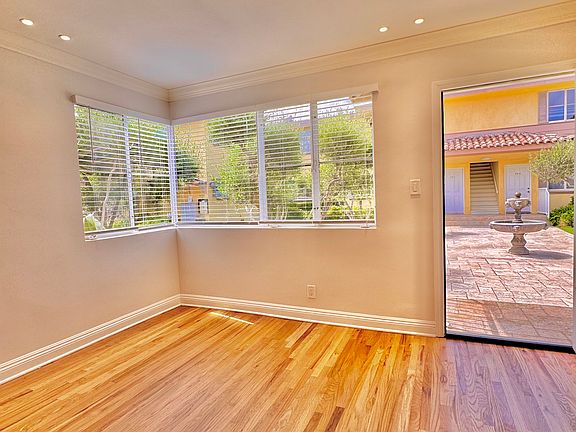 4th image of 3172 S Barrington Ave APT 102