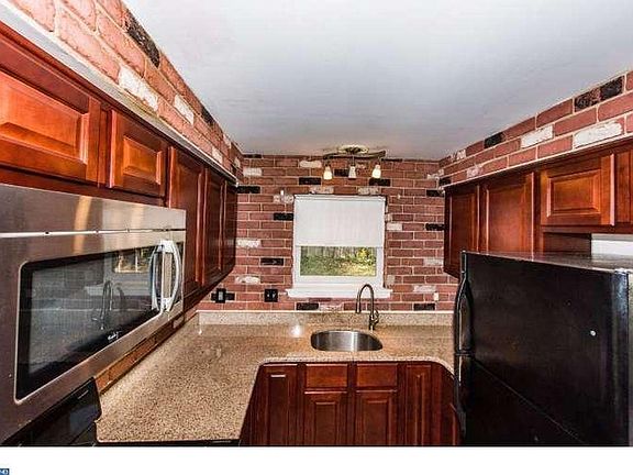 4th image of 735 E Birchtree Ln