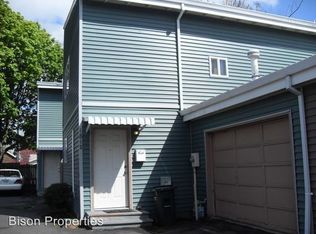 1815 SE Harney St, Portland, OR 97202