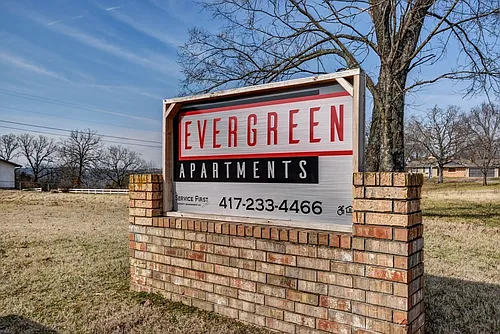 616 Evergreen St Photo 1