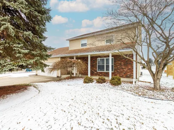 708 Valleyview Dr, Bellevue, OH 44811