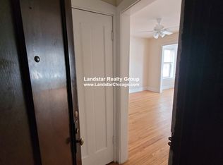 906 Seward St #1, Evanston, IL 60202
