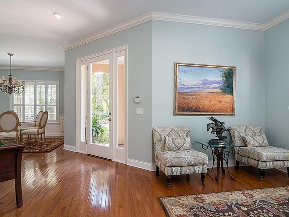 3rd image of 1522 S Sheridan Forest Dr