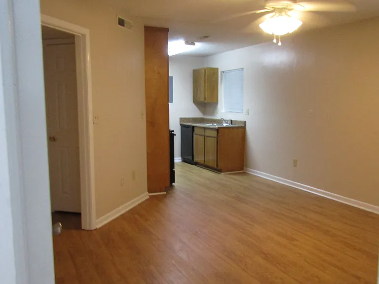 908 Carolina Cir #14-20 — Photo 1