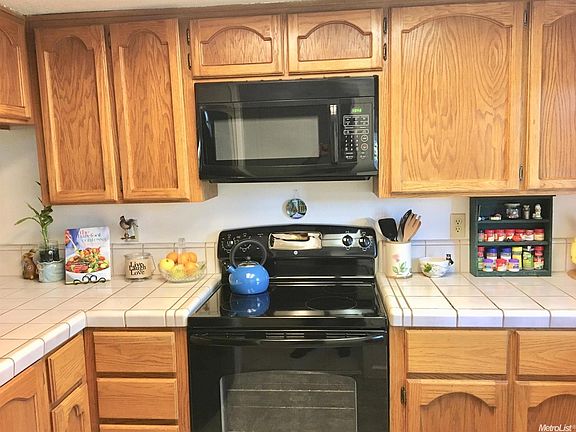 3rd image of 216 Wales Dr