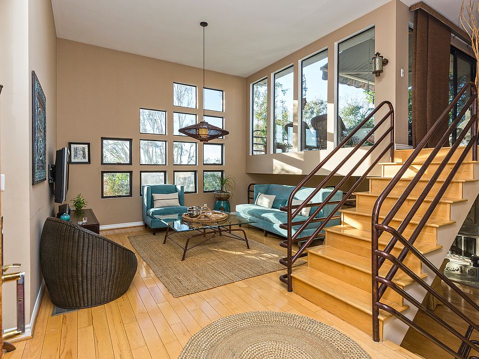 1st image of 717 Prospect Dr