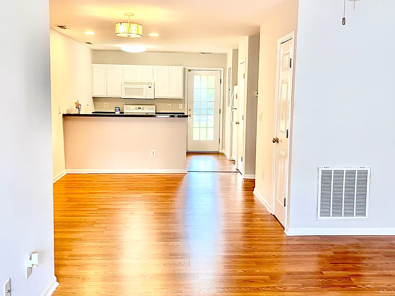4513 Country Club Rd #F103 — Photo 4