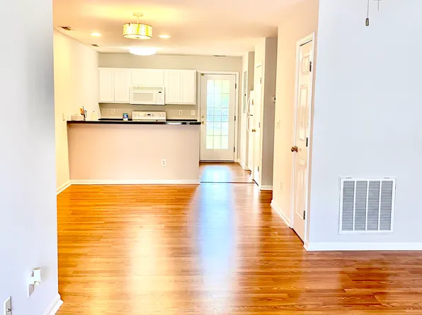 4513 Country Club Rd Unit F103, Morehead City, NC 28557