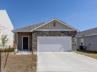 104 Enforcer Loop, Jarrell, TX 76537