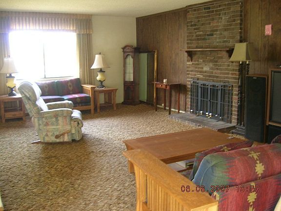 Cozy Brick Fireplace in Large Familyroom!