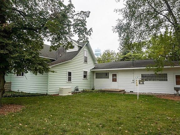 3rd image of 303 E Main St