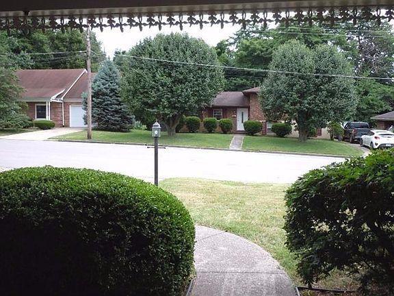 4th image of 409 Wallace Ct