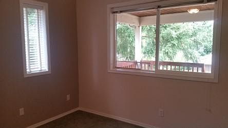 2nd image of 1319 E Walnut St