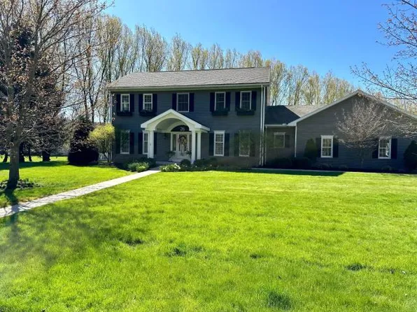 26 Pine Grove Blvd, Russell, PA 16345