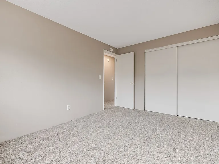 Moreland Place Apartments — Photo 12