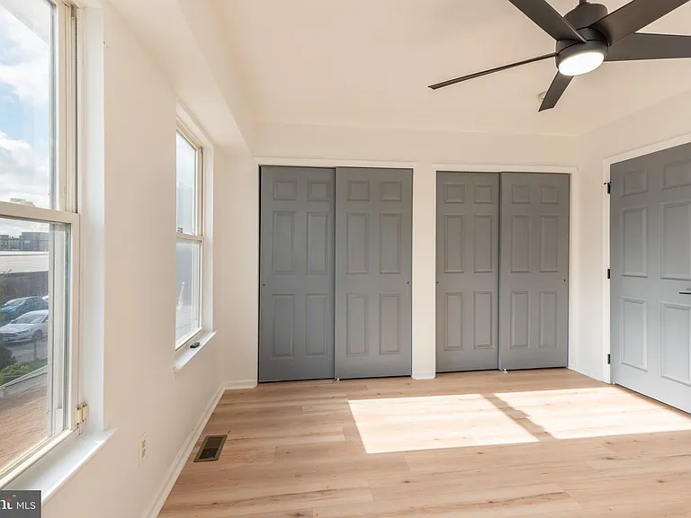 1330 N Hancock St — Photo 25