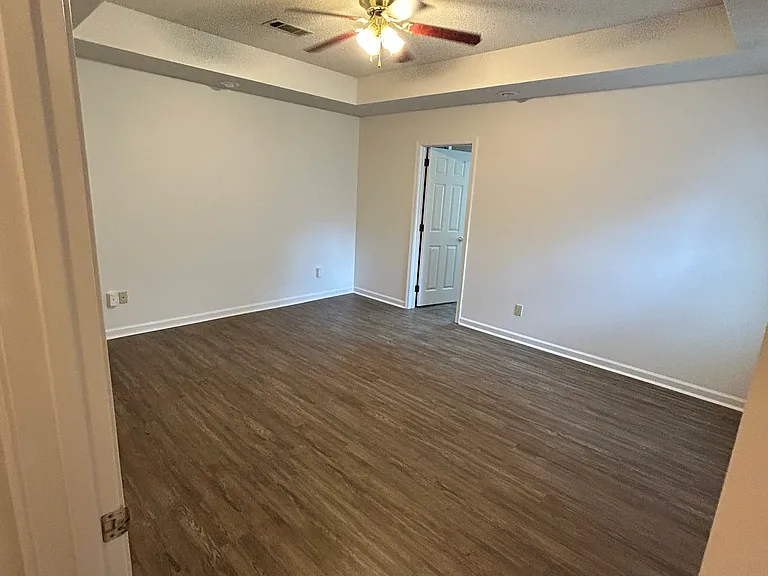 2305 Coraltree Dr — Photo 9