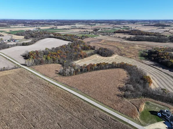 Primrose Center Rd, Belleville, WI 53508