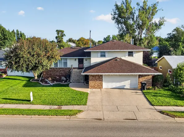 720 11th St W, Williston, ND 58801