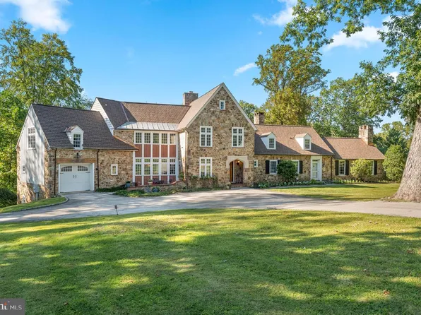 659 Andover Rd, Newtown Square, PA 19073