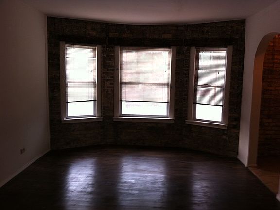 5th image of 2438 N Hamlin Ave APT 1D