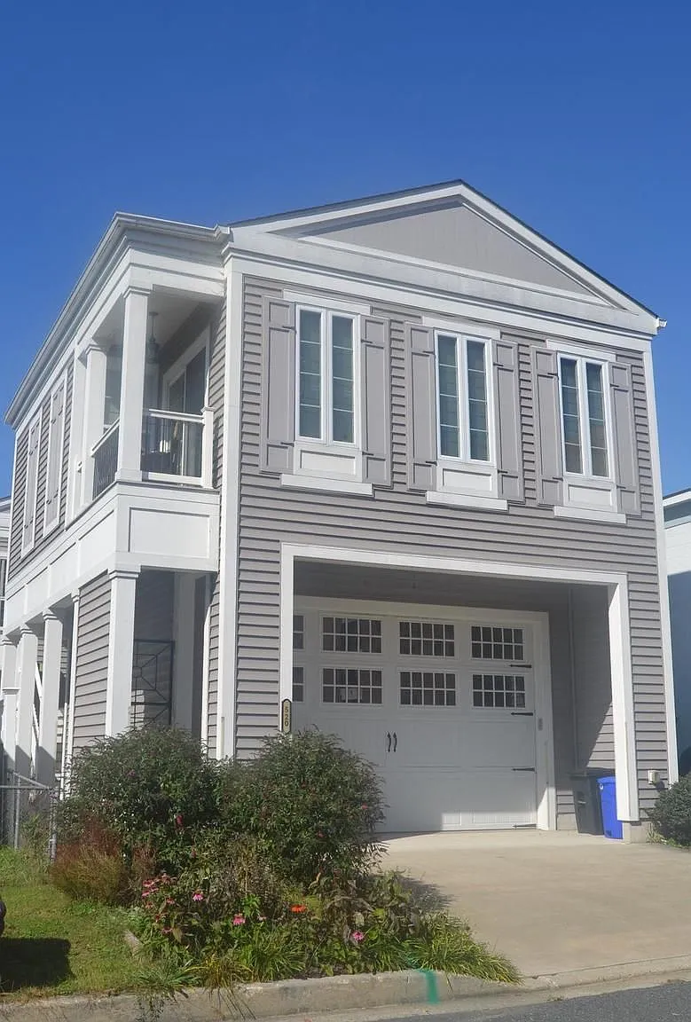 1 bed, 1.0 bath, 750 sqft, $1,425 — Photo 1