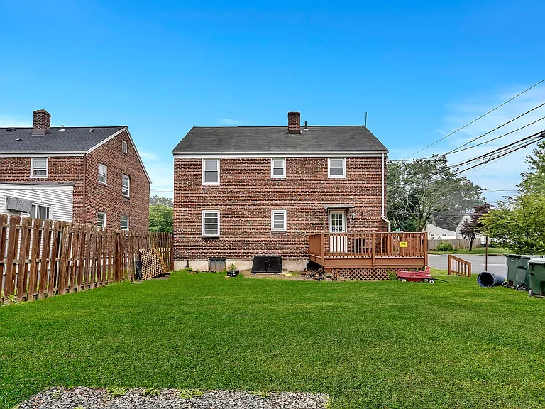 401 Sanford Ave — Photo 15
