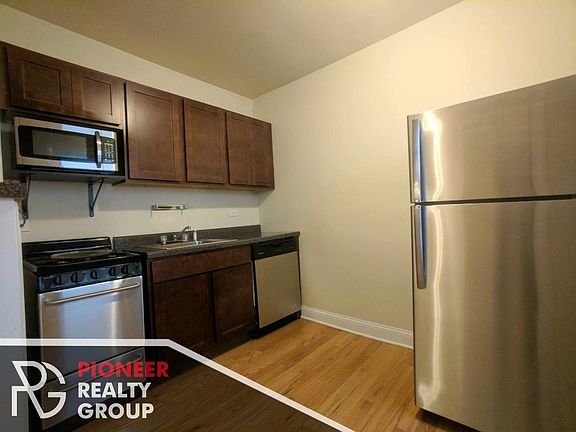 5th image of 1347 N Dearborn St #1347503