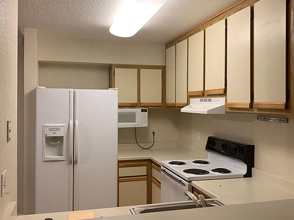 3rd image of 1019 Dornajo Way APT 264