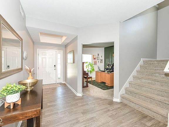 4th image of 88 Winding Brook Way