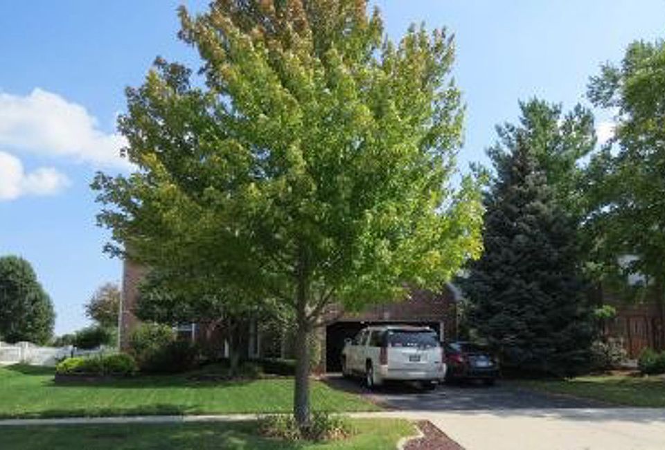 1st image of 912 Butterfield Cir E