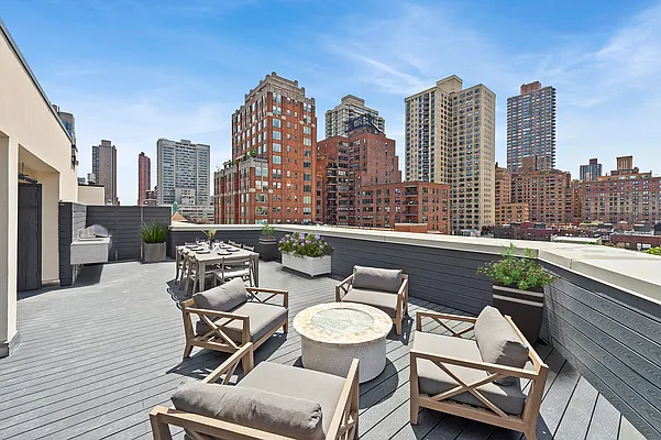 Sold by SERHANT. | media 27