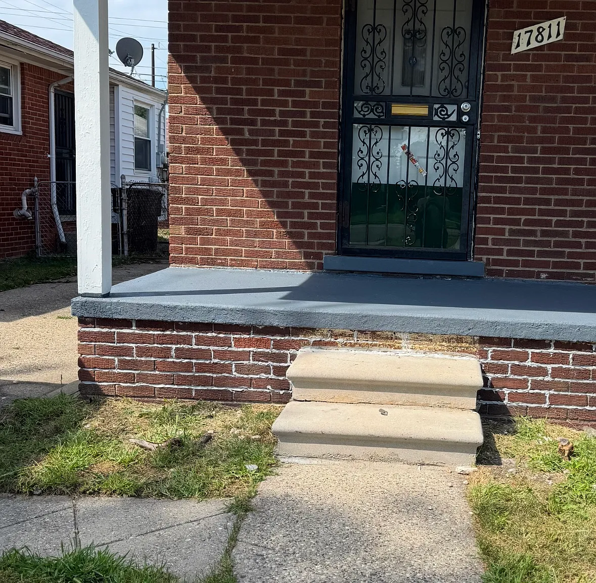3 bed, 1.5 bath, 1233 sqft, $1,300 — Photo 2