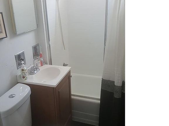 2nd image of 4242 W Fullerton Ave