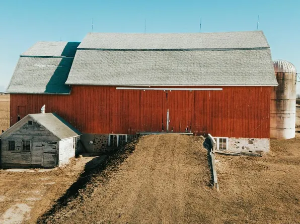 8226 WILHARMS ROAD, Manitowoc, WI 54220