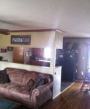 3rd image of 1906 Arlington St